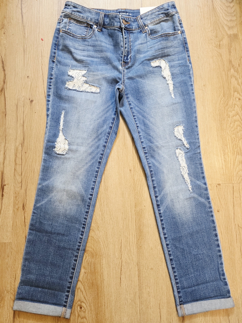 NWT Chico's Platinum Collection Distressed Lace Insert Ankle Jeans Sz 00 XS 0/2